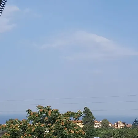 Tra L'etna E Il Mare